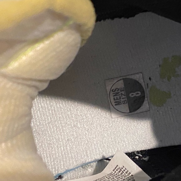 Men’s Jordan 1 high “volt” sneakers size 8 ⚡️ - Picture 7 of 11